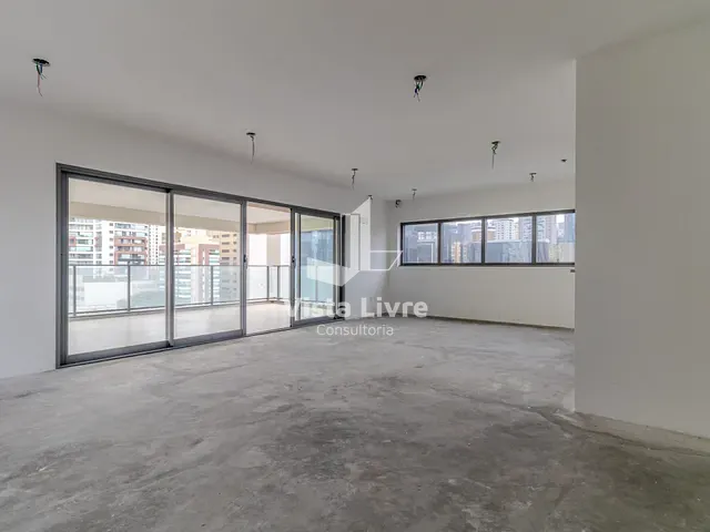 Apartamento com 250m² 4 quartos e 5 banheiros, à venda, no bairro Itaim Bibi em São Paulo