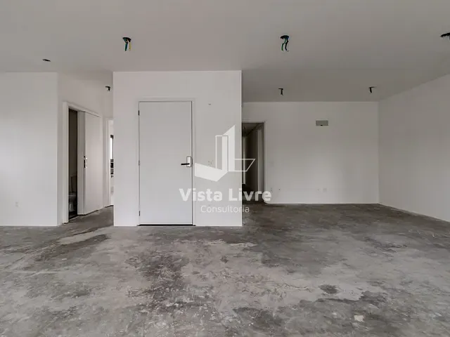 Apartamento com 250m² 4 quartos e 5 banheiros, à venda, no bairro Itaim Bibi em São Paulo