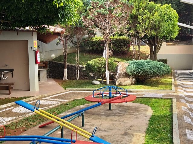 Apartamento com 94m² 3 quartos e 2 banheiros, à venda ou para alugar, no bairro Estrela em Ponta Grossa