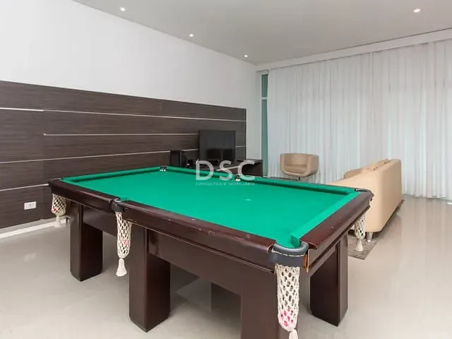 Apartamento com 225m² 3 quartos e 5 banheiros, à venda, no bairro Cabral em Curitiba