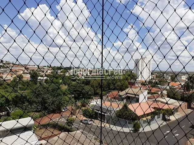 Apartamento 2 quartos e 2 banheiros, à venda, no bairro Vila Larsen 1 em Londrina