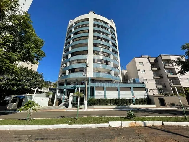 Apartamento 4 quartos e 4 banheiros, para alugar, no bairro Centro em Chapecó