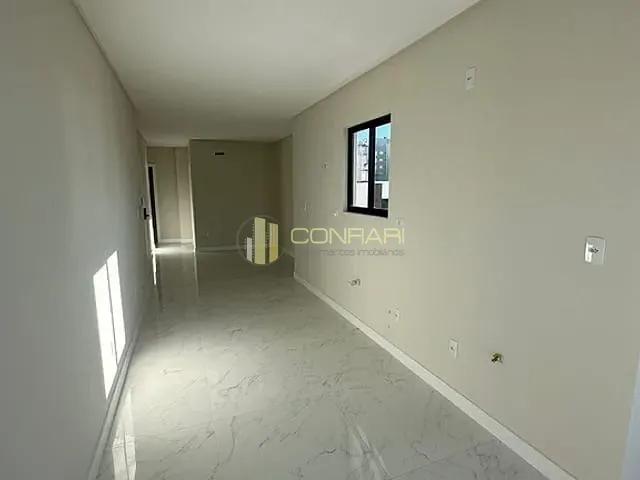 Apartamento com 180m² 3 quartos e 4 banheiros, à venda, no bairro Meia Praia em Itapema
