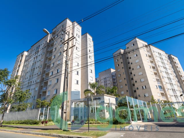 Apartamento 2 quartos e 2 banheiros, para alugar, no bairro Fanny em Curitiba