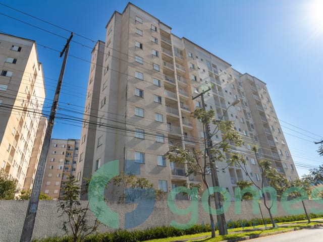 Apartamento 2 quartos e 2 banheiros, para alugar, no bairro Fanny em Curitiba