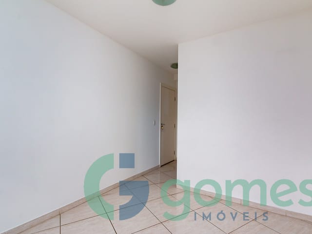 Apartamento 2 quartos e 2 banheiros, para alugar, no bairro Fanny em Curitiba