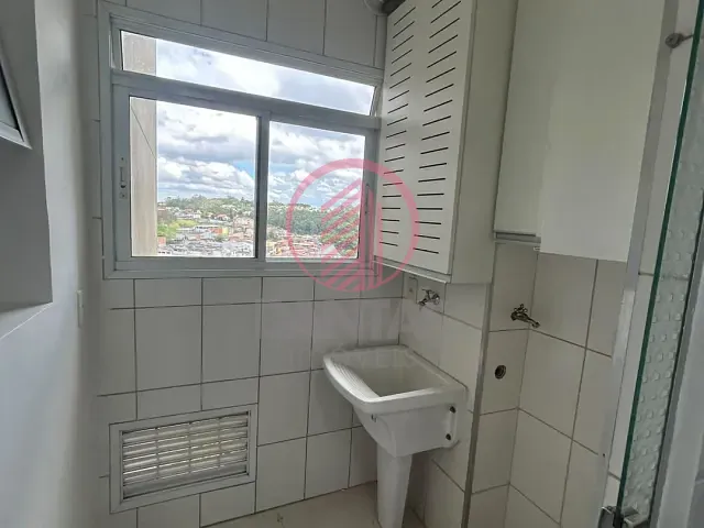 Apartamento com 74m² 3 quartos e 2 banheiros, para alugar, no bairro Umuarama em Osasco