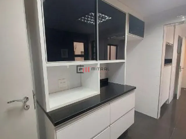 Apartamento 3 quartos e 5 banheiros, à venda, no bairro Centro em Londrina