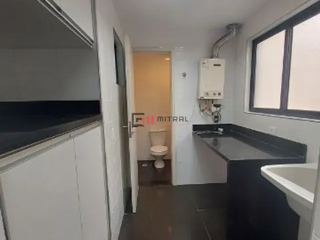 Apartamento 3 quartos e 5 banheiros, à venda, no bairro Centro em Londrina