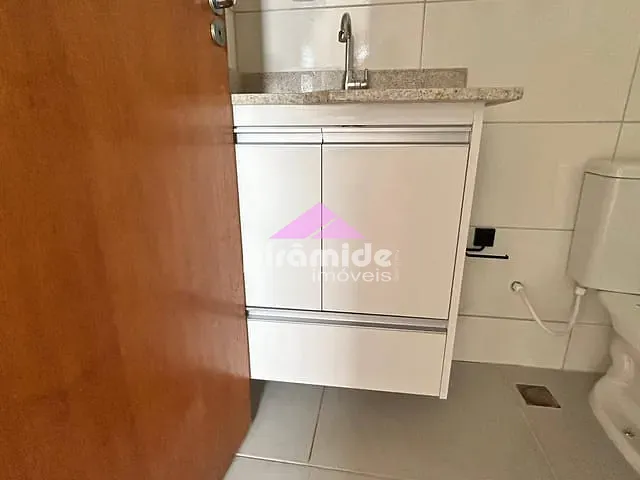Apartamento 2 quartos e 2 banheiros, para alugar, no bairro Jardim Oriente em São José dos Campos