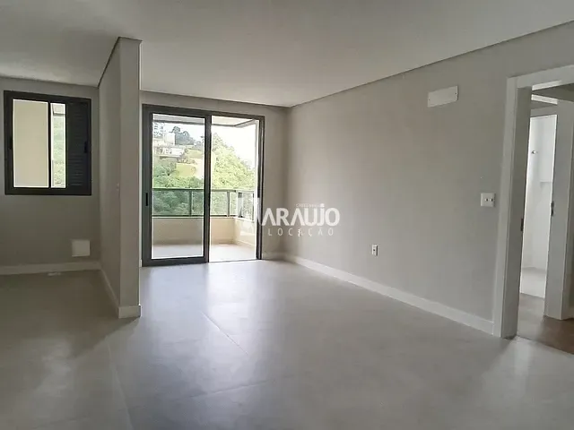 Apartamento 3 quartos e 1 banheiro, para alugar, no bairro Centro em Itajaí