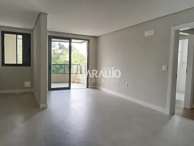 Apartamento 3 quartos e 1 banheiro, para alugar, no bairro Centro em Itajaí