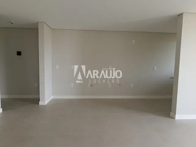 Apartamento 3 quartos e 1 banheiro, para alugar, no bairro Centro em Itajaí