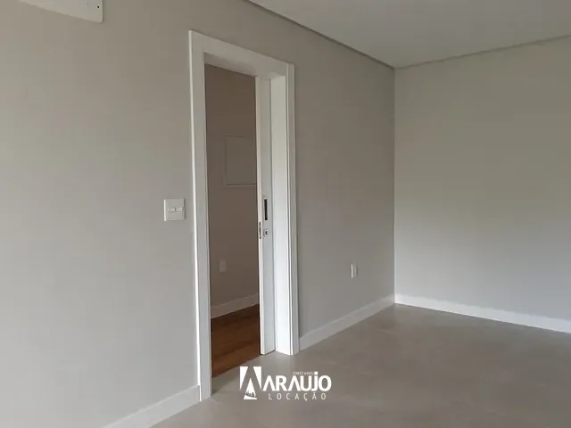 Apartamento 3 quartos e 1 banheiro, para alugar, no bairro Centro em Itajaí