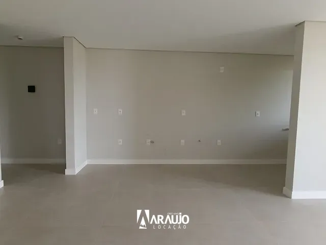 Apartamento 3 quartos e 1 banheiro, para alugar, no bairro Centro em Itajaí