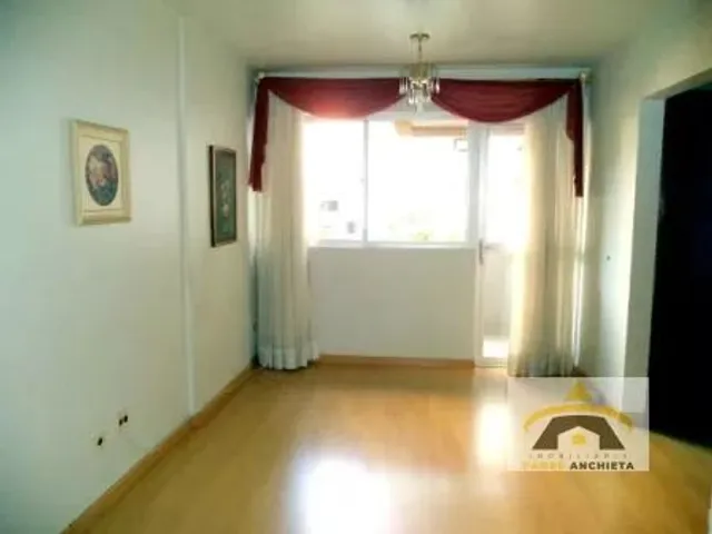 Apartamento 2 quartos e 1 banheiro, à venda, no bairro Champagnat em Curitiba