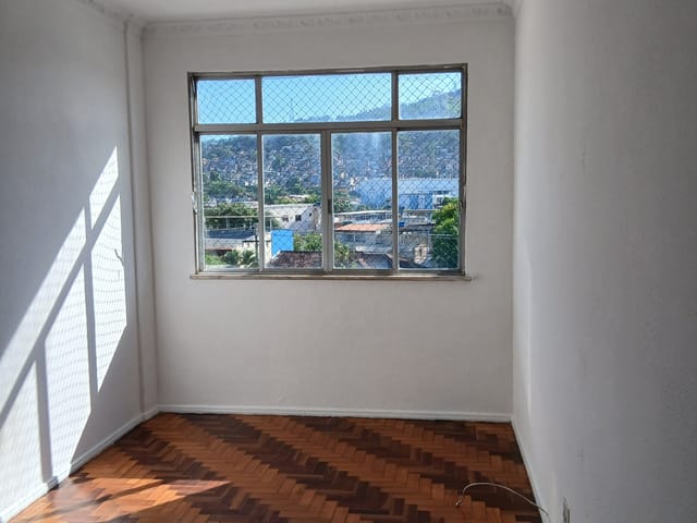 Foto do Apartamento - VILA KOSMOS - ÓTIMO APARTAMENTO PARA LOCAÇÃO COM 2 QUARTOS, SALA, COZINHA, BANHEIRO, ÁREA DE SERVIÇO E JUNTO AO COMÉRCIO. ing | Hilmar