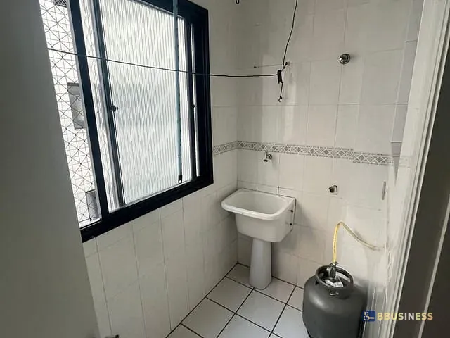 Apartamento com 56m² 1 quarto e 1 banheiro, à venda, no bairro Ocian em Praia Grande