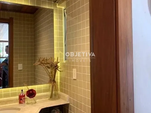Apartamento 4 quartos e 4 banheiros, à venda, no bairro Floresta em Porto Alegre