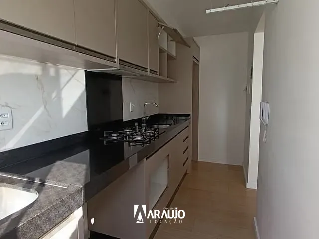 Apartamento 2 quartos e 1 banheiro, para alugar, no bairro Espinheiros em Itajaí