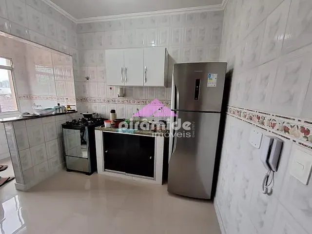 Apartamento com 82m² 2 quartos e 1 banheiro, à venda, no bairro Centro em Caraguatatuba