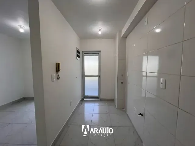 Apartamento 2 quartos e 1 banheiro, para alugar, no bairro Espinheiros em Itajaí
