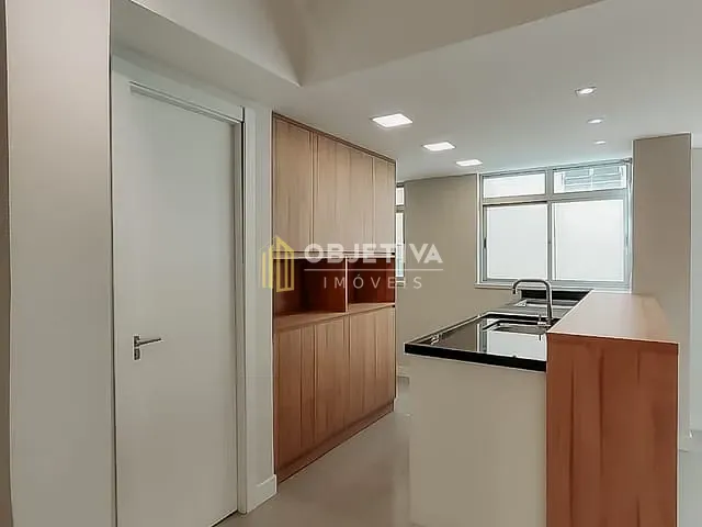 Apartamento 2 quartos e 1 banheiro, à venda ou para alugar, no bairro Petrópolis em Porto Alegre