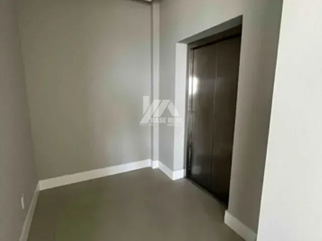 Apartamento com 289m² 4 quartos e 2 banheiros, à venda ou para alugar, no bairro Oficinas em Ponta Grossa