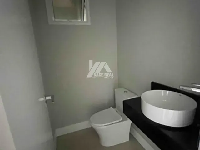 Apartamento com 289m² 4 quartos e 2 banheiros, à venda ou para alugar, no bairro Oficinas em Ponta Grossa
