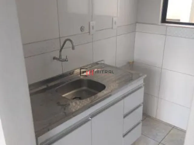 Apartamento 2 quartos e 1 banheiro, à venda, no bairro Jardim Novo Sabará em Londrina