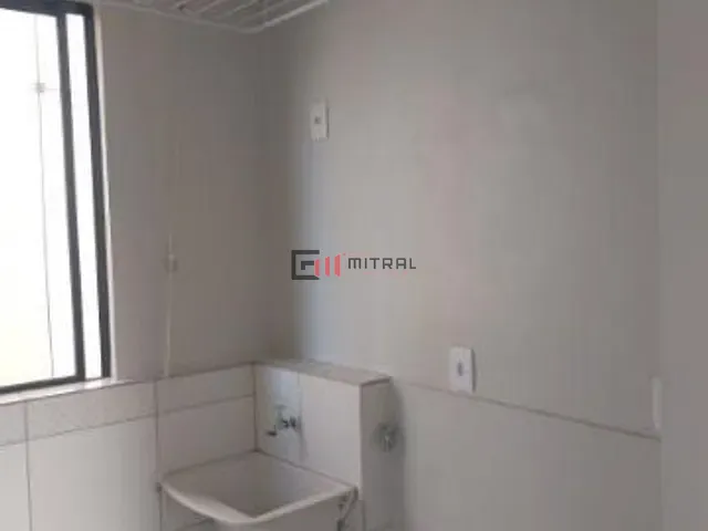 Apartamento 2 quartos e 1 banheiro, à venda, no bairro Jardim Novo Sabará em Londrina