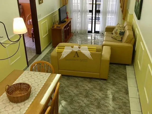 Apartamento com 86m² 2 quartos e 1 banheiro, à venda, no bairro Guilhermina em Praia Grande