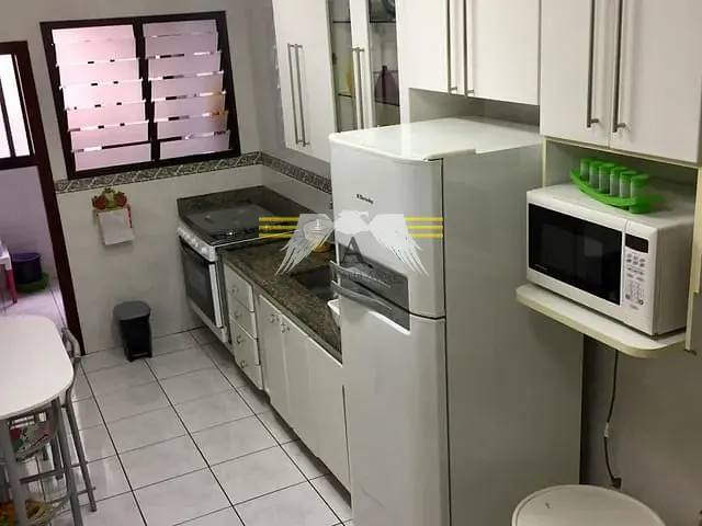 Apartamento com 86m² 2 quartos e 1 banheiro, à venda, no bairro Guilhermina em Praia Grande