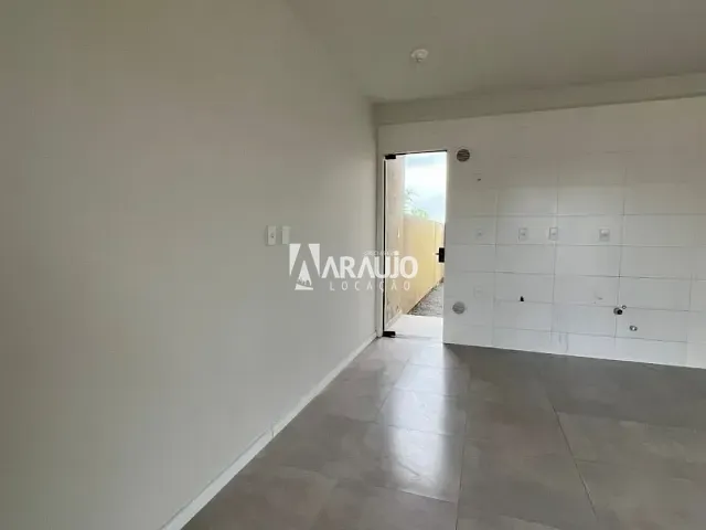 Apartamento 2 quartos e 1 banheiro, para alugar, no bairro Centro em Ilhota