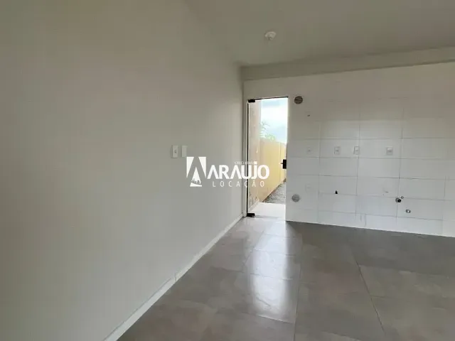 Apartamento 2 quartos e 1 banheiro, para alugar, no bairro Centro em Ilhota