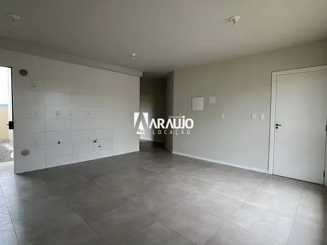 Apartamento 2 quartos e 1 banheiro, para alugar, no bairro Centro em Ilhota