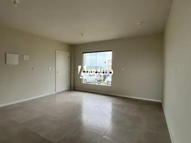 Apartamento 2 quartos e 1 banheiro, para alugar, no bairro Centro em Ilhota