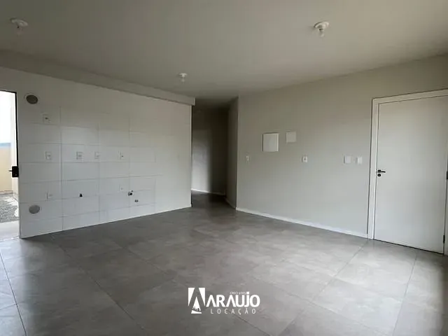 Apartamento 2 quartos e 1 banheiro, para alugar, no bairro Centro em Ilhota