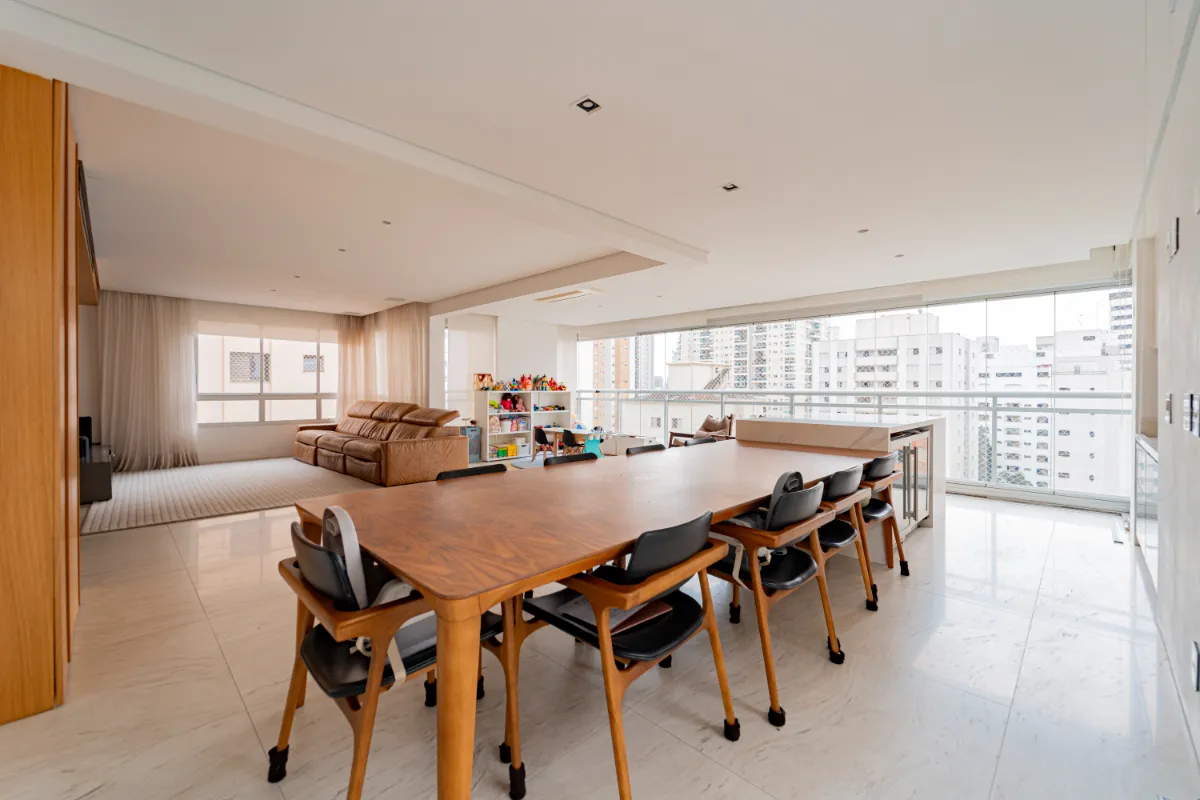 Apartamento para venda em Campo Belo com 3 quartos, 220m²