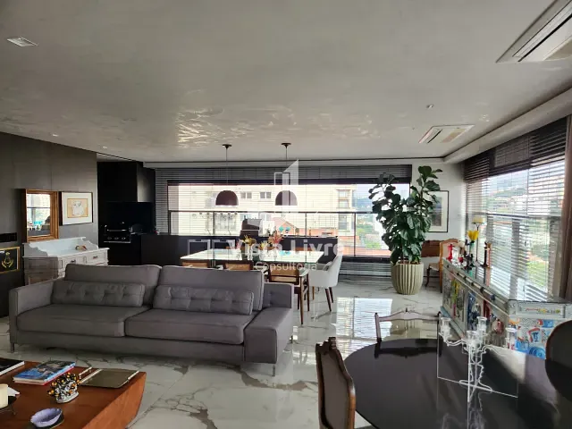 Apartamento com 310m² 4 quartos e 6 banheiros, à venda, no bairro Santa Cecília em São Paulo