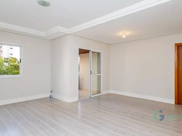 Apartamento 3 quartos e 2 banheiros, à venda, no bairro Ahú em Curitiba