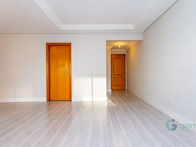 Apartamento 3 quartos e 2 banheiros, à venda, no bairro Ahú em Curitiba