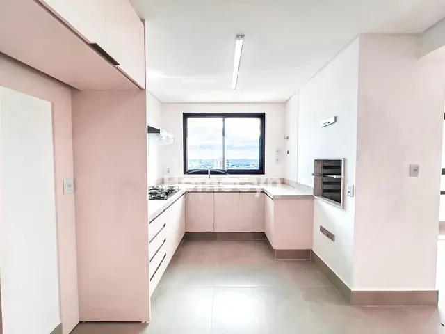 Apartamento com 165m² 3 quartos e 5 banheiros, à venda, no bairro Setor Bueno em Goiânia