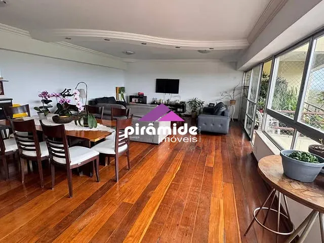 Apartamento com 228m² 4 quartos e 4 banheiros, à venda, no bairro Centro em São José dos Campos