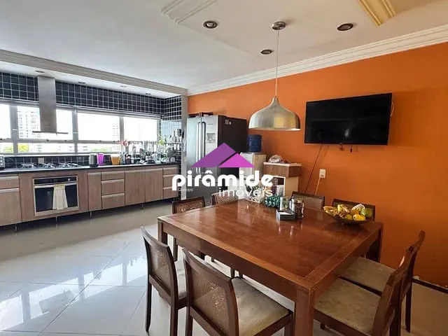 Apartamento com 228m² 4 quartos e 4 banheiros, à venda, no bairro Centro em São José dos Campos