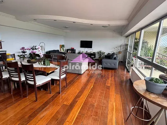 Apartamento com 228m² 4 quartos e 4 banheiros, à venda, no bairro Centro em São José dos Campos