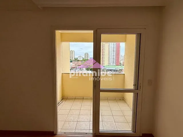 Apartamento 2 quartos e 2 banheiros, à venda, no bairro Parque Industrial em São José dos Campos