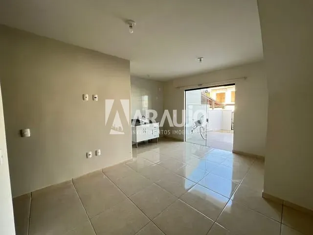 Apartamento 2 quartos e 1 banheiro, à venda, no bairro Espinheiros em Itajaí