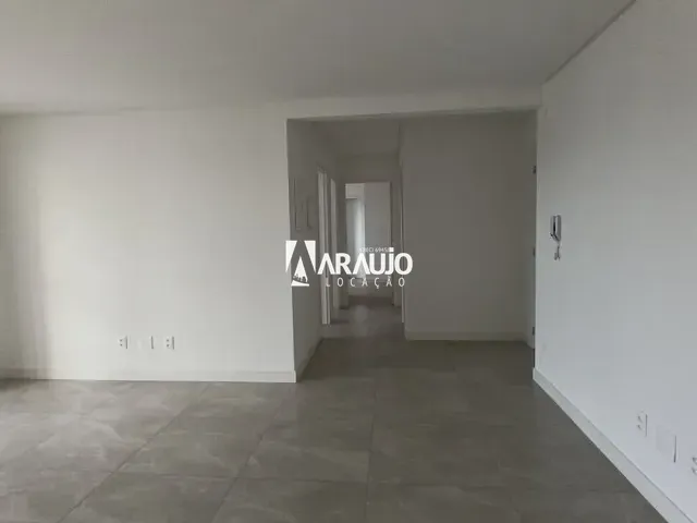 Apartamento 3 quartos e 1 banheiro, para alugar, no bairro Vila Operária em Itajaí