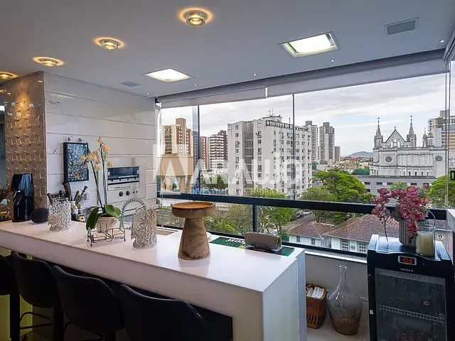 Apartamento com 368m² 4 quartos e 6 banheiros, à venda, no bairro Centro em Itajaí